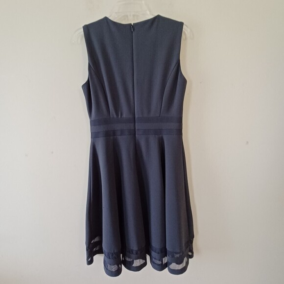 EUC ✨ CALVIN KLEIN -Sleeveless Round Neck Fit Flare A Line Dress  Size 8 - Picture 4 of 5